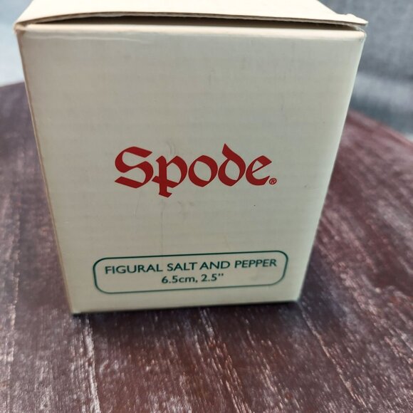 Spode Christmas Tree Figural Salt & Pepper Shakers 2.5" Ceramic Collectible Set - Picture 6 of 15